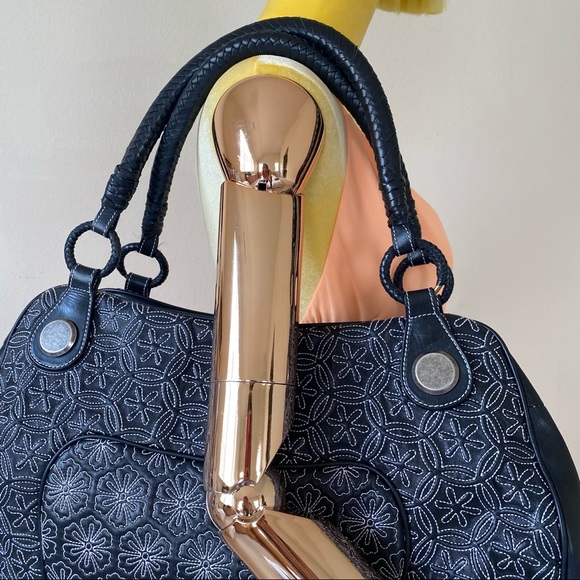 Alexander McQueen Black Large Shoulder Bag - Picture 3 of 15